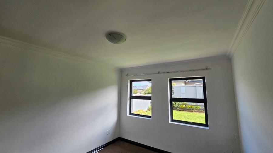 2 Bedroom Property for Sale in Blue Mountain Village Western Cape